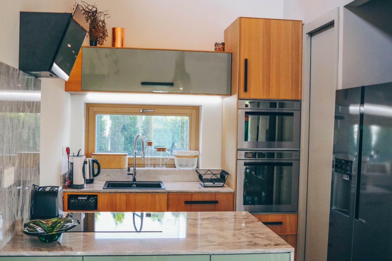 Stylish Apartments At Penati Golf Resort Sajdikove Humence ภายนอก รูปภาพ